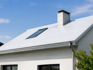 Toiture blanc : avantages, prix et conseils pour choisir un revêtement réfléchissant